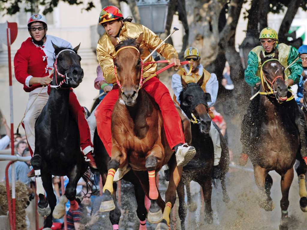 Palio-di-Asti---Corsa-Cavalli-2