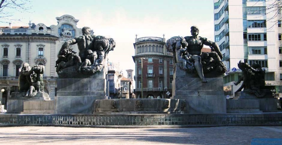 Fontana di Piazza Soferino Torino