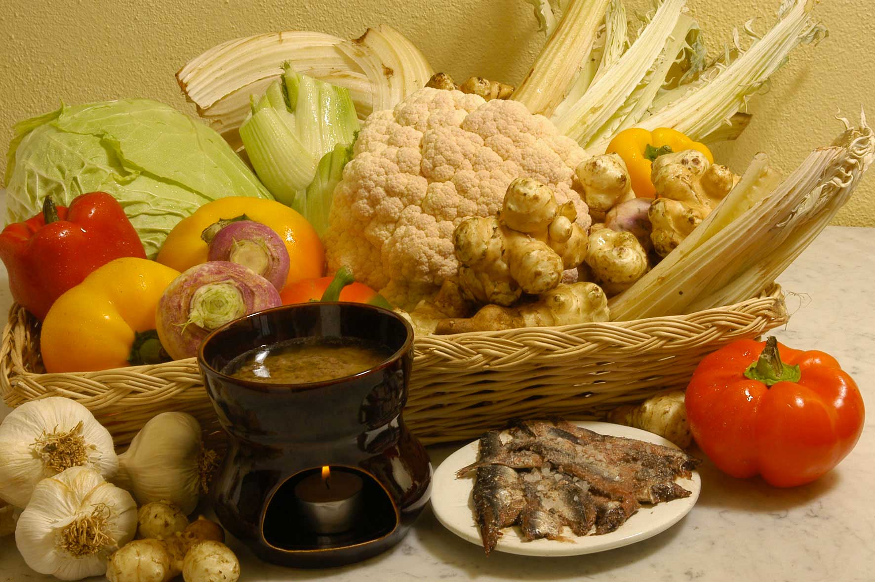 Bagna cauda, la signora dell'autunno tra Piemonte e Liguria