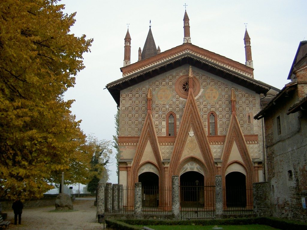 La bella facciata gotica della chiesa di Sant'Antonio Ranverso