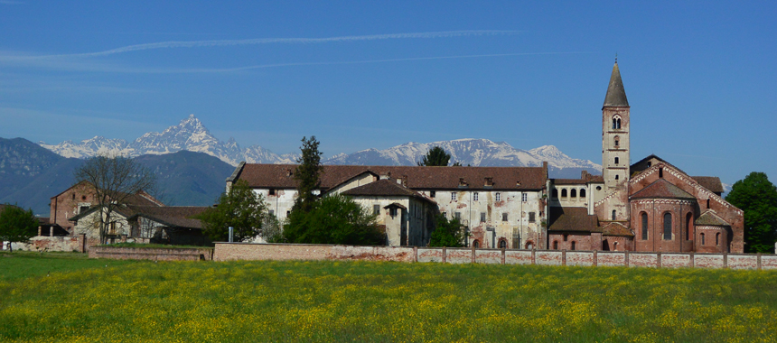 Una veduta dell'abbazia di Santa Maria di Staffarda a Revello