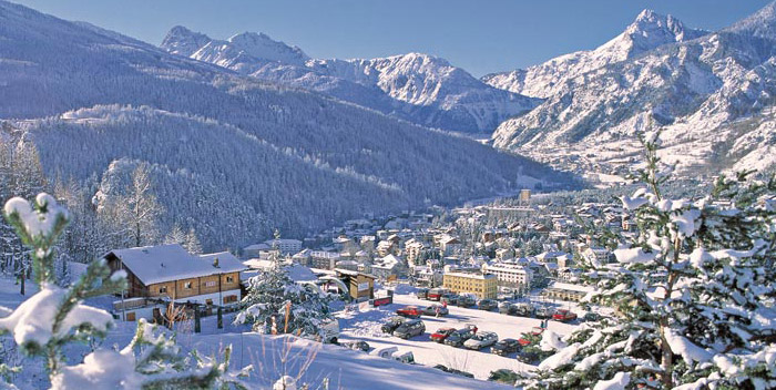 Una veduta di Bardonecchia con il Villaggio Olimpico