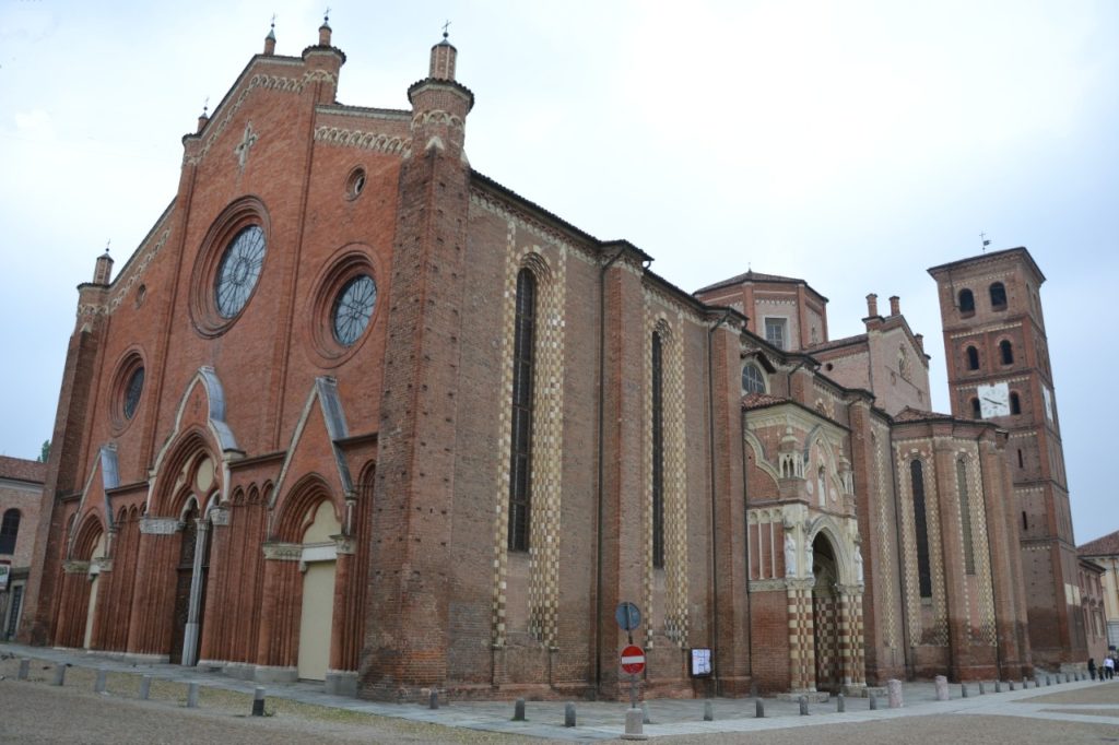 La Cattedrale di Santa Maria Assunta e San Gottardo, una delle più grandi chiese del Piemonte