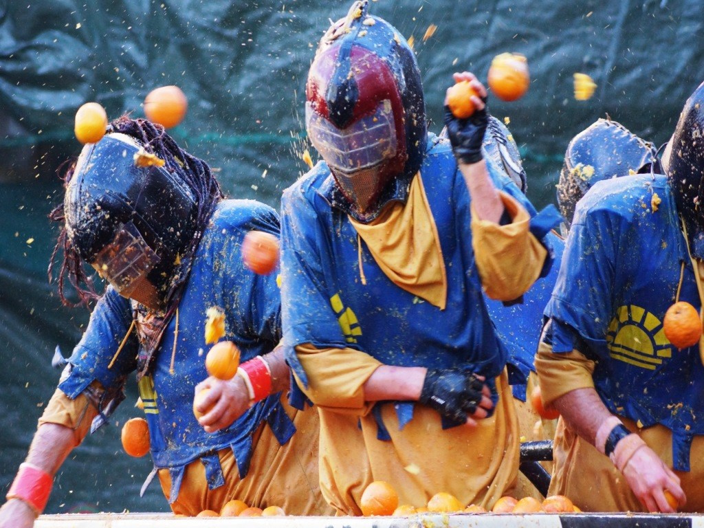 Battaglia delle Arancie - Carnevale di Ivrea - booking piemonte