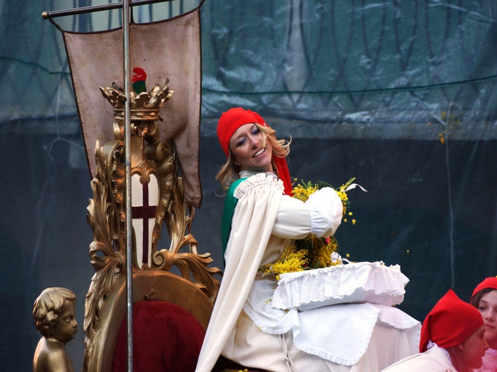 La Mugnaia - Carnevale di Ivrea - booking piemonte